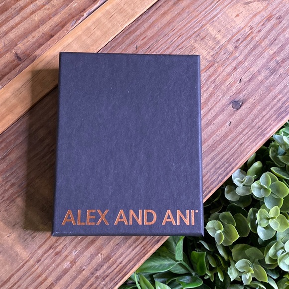 Alex and Ani Harry Potter Hogwarts Sorting Hat Adjustable Gold Tone Bangle 🧙♀️ - Picture 10 of 10